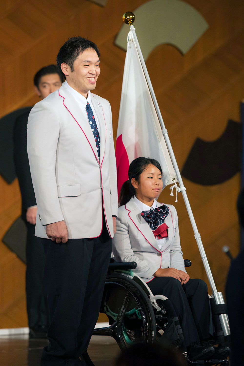 主将をつとめる藤本怜央（左）と開会式で旗手を務める上地結衣（撮影：越智貴雄）